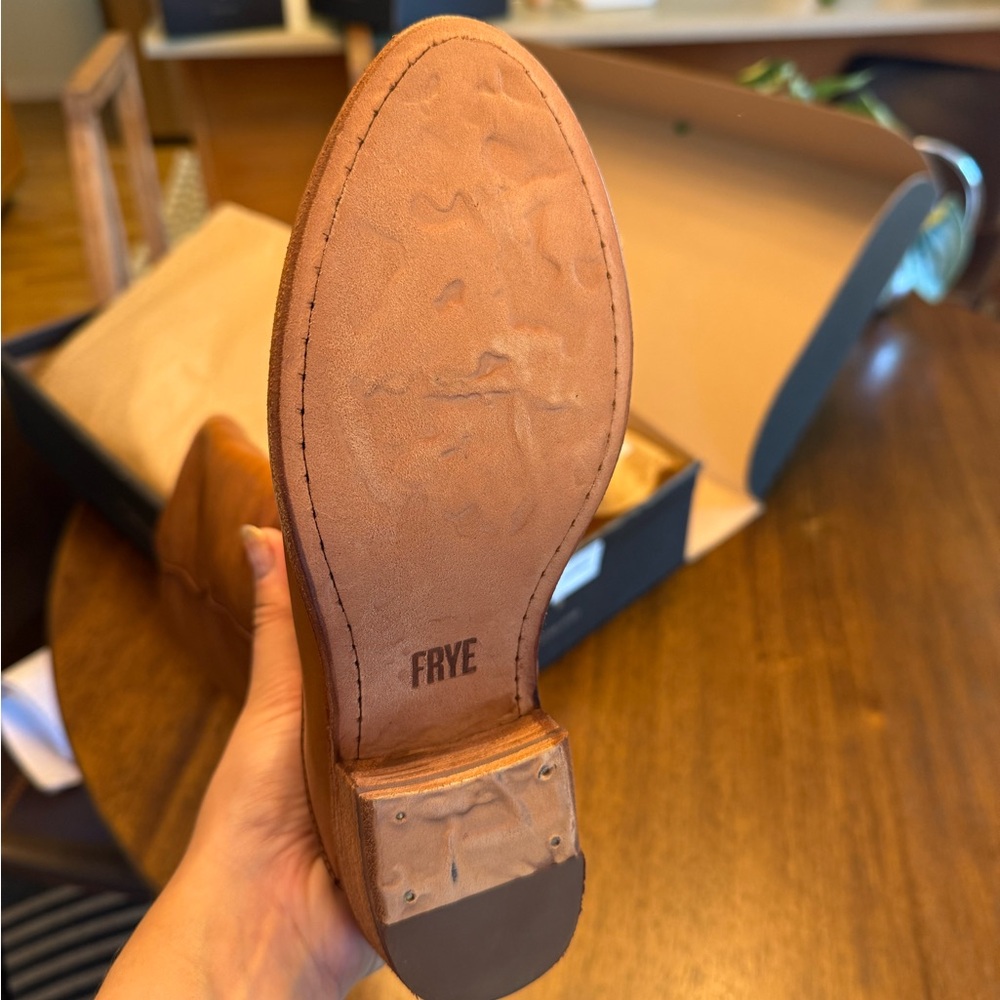 Frye Brown Leather Boots Classic Design